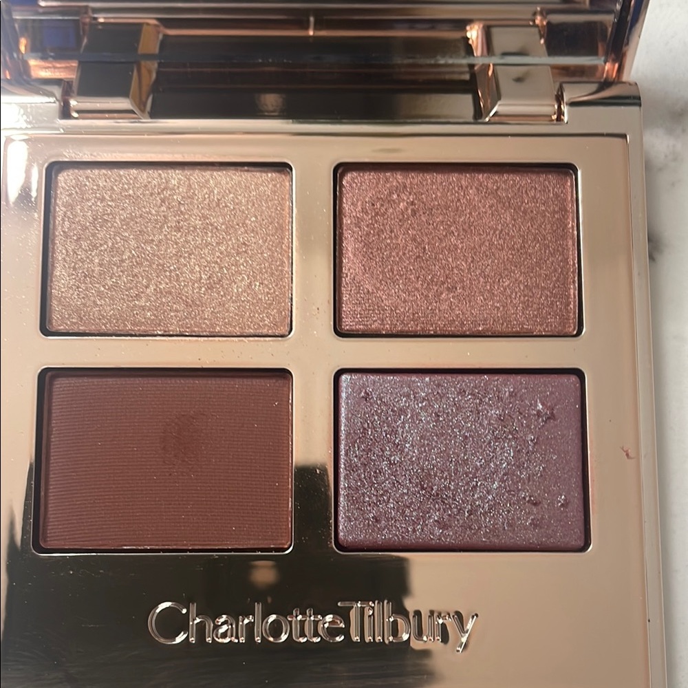 Charlotte Tilbury Luxury Eyeshadow Palette of Pearls - Cosmic Pearl - Picture 4 of 6